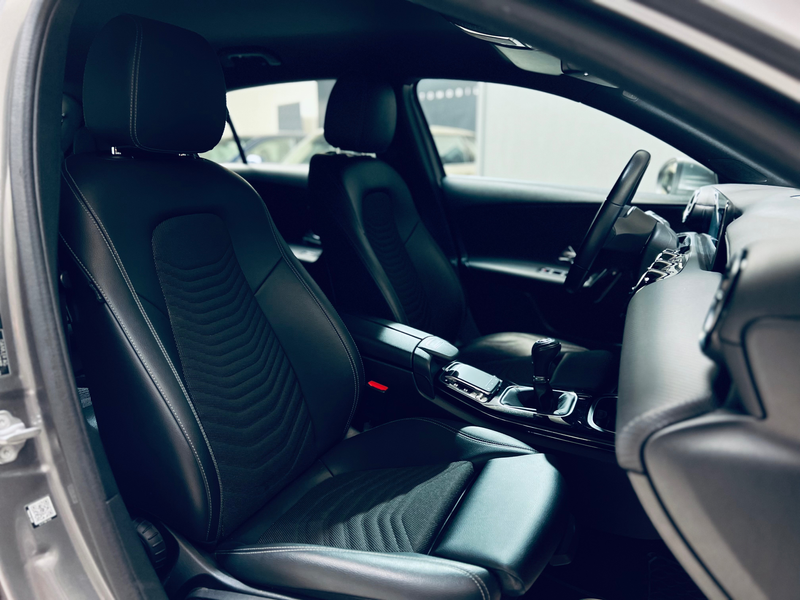 Mercedes-Benz A 180 i **CLIMATISATION**CARPLAY**CARNET COMPLET** — photo 9