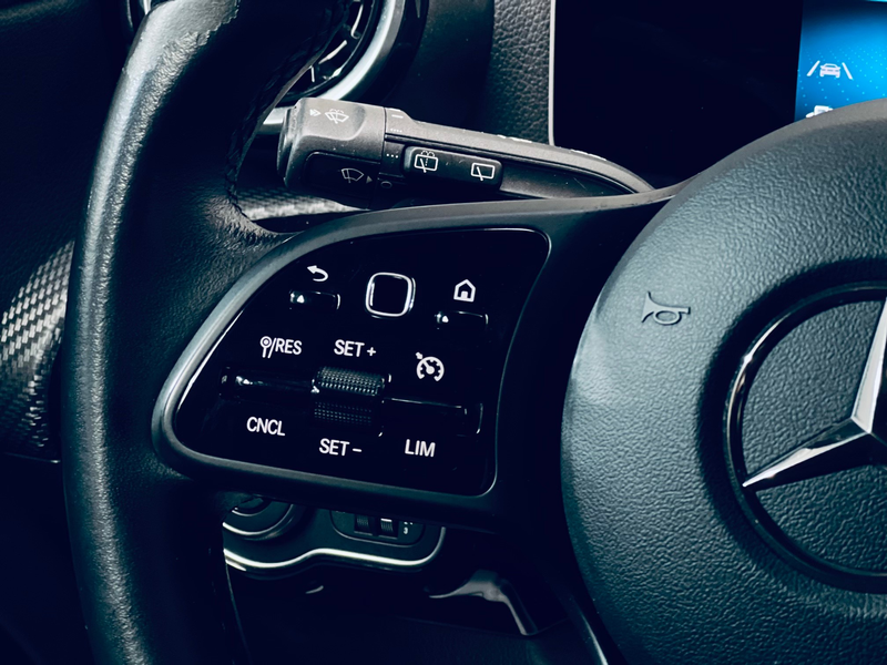 Mercedes-Benz A 180 i **CLIMATISATION**CARPLAY**CARNET COMPLET** — photo 14