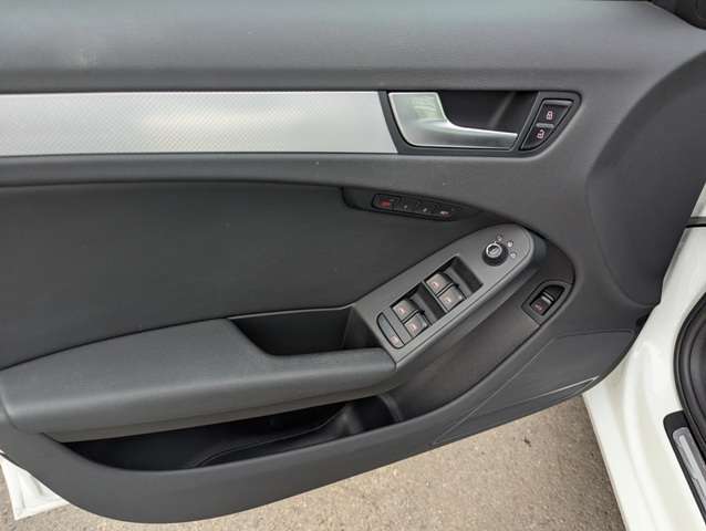 2012 Audi A4 4dr Sdn Auto quattro 2.0T Premium Plus thumb 15