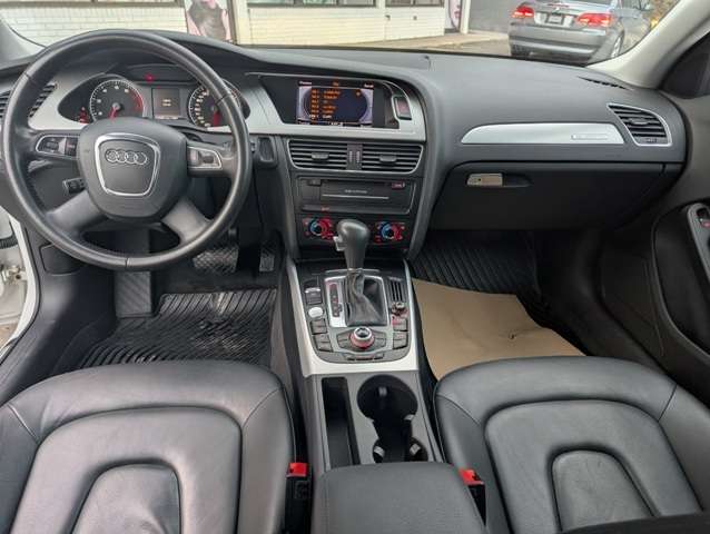 2012 Audi A4 4dr Sdn Auto quattro 2.0T Premium Plus thumb 25