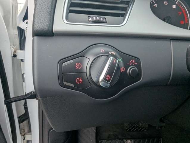 2012 Audi A4 4dr Sdn Auto quattro 2.0T Premium Plus thumb 23