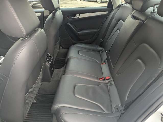 2012 Audi A4 4dr Sdn Auto quattro 2.0T Premium Plus thumb 12