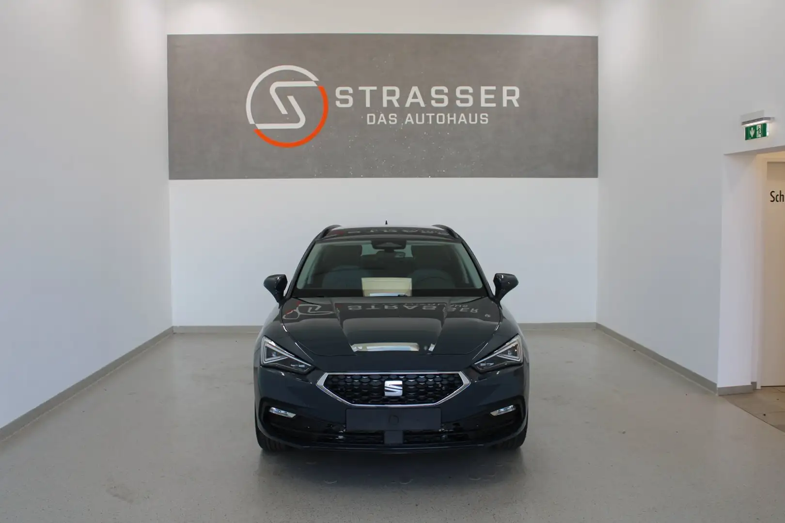 SEAT Leon Style Edition 1.5 eTSI DSG Blau - 2