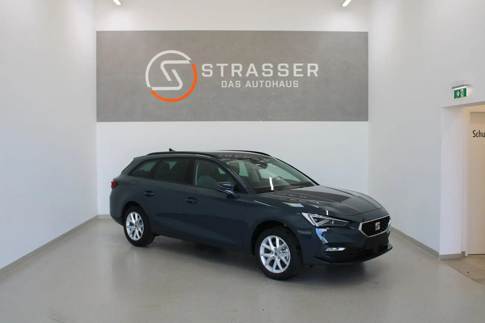 SEAT Leon Style Edition 1.5 eTSI DSG Blau - 1