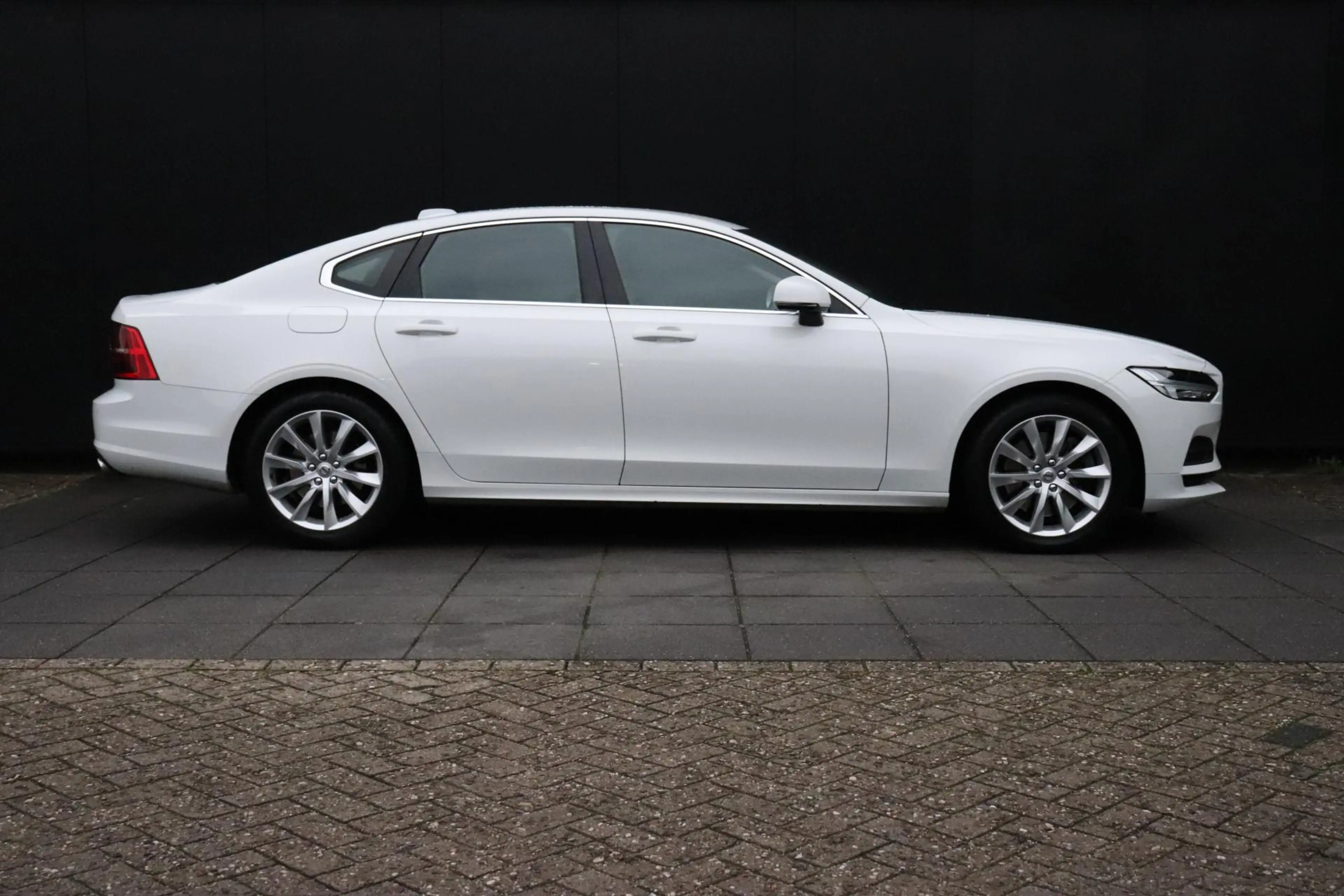 Volvo S90 2.0 T4 Momentum | CAMERA | VIRTUAL COCKPIT | CRUIS — photo 4