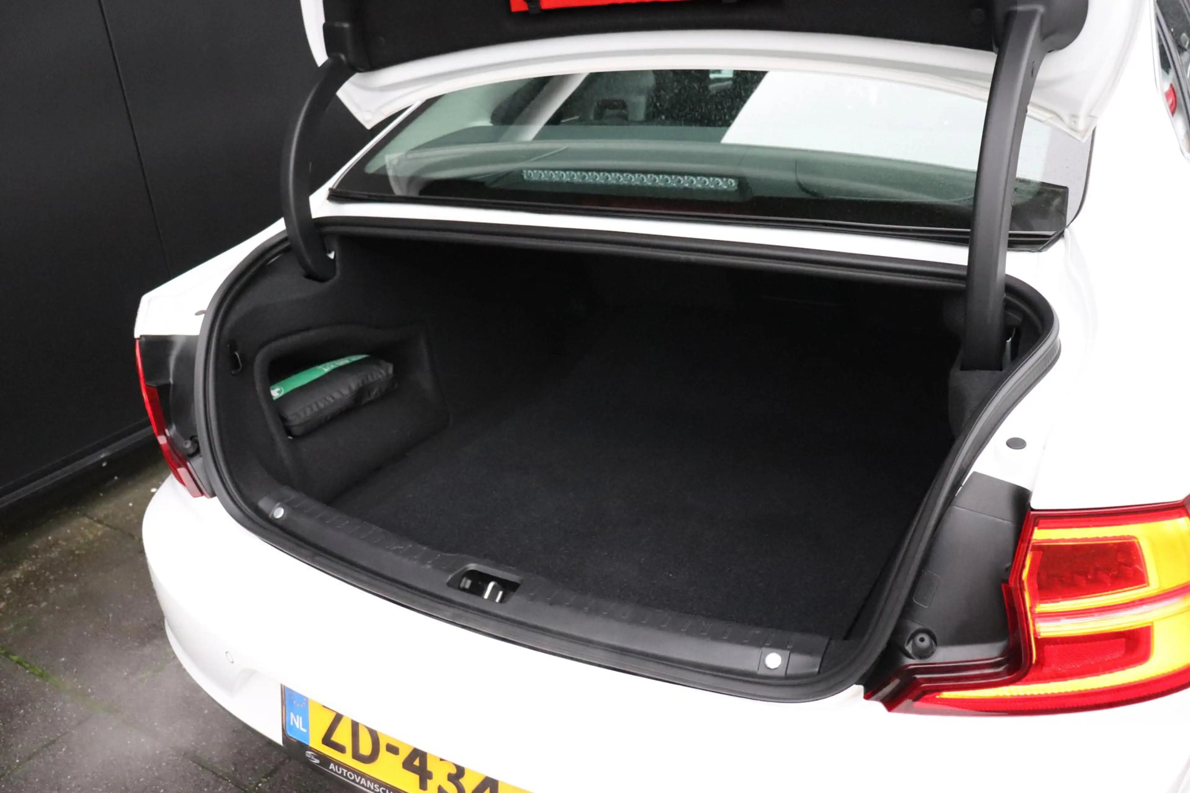 Volvo S90 2.0 T4 Momentum | CAMERA | VIRTUAL COCKPIT | CRUIS — photo 15