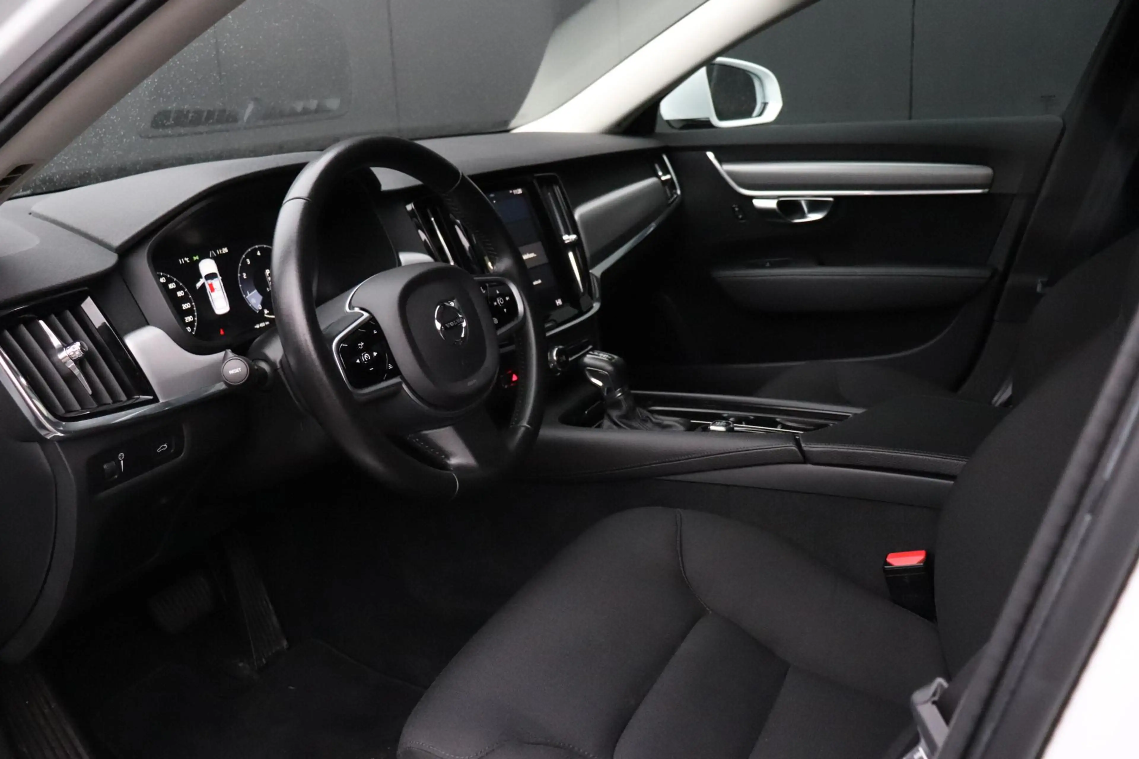 Volvo S90 2.0 T4 Momentum | CAMERA | VIRTUAL COCKPIT | CRUIS — photo 12