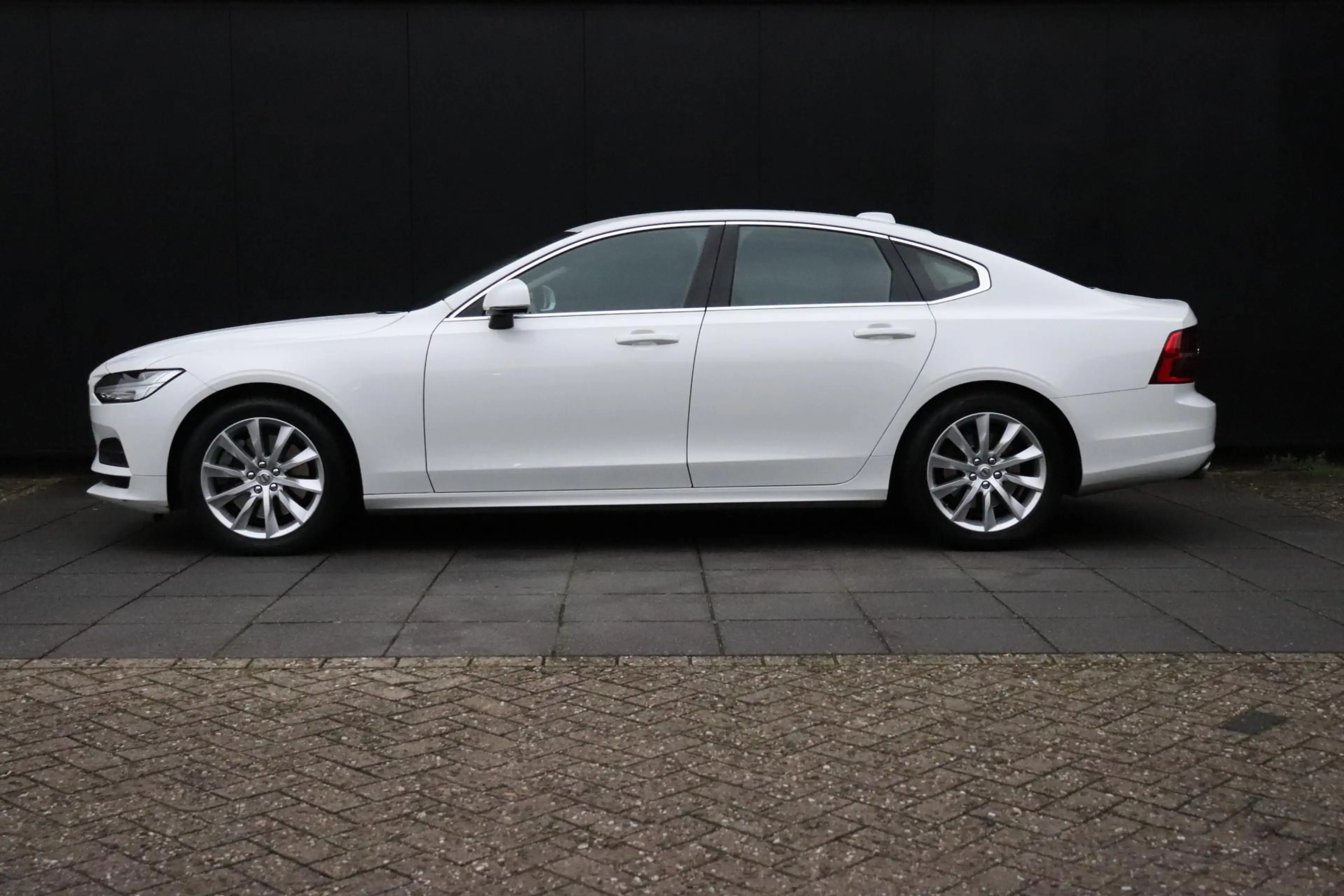 Volvo S90 2.0 T4 Momentum | CAMERA | VIRTUAL COCKPIT | CRUIS — photo 2