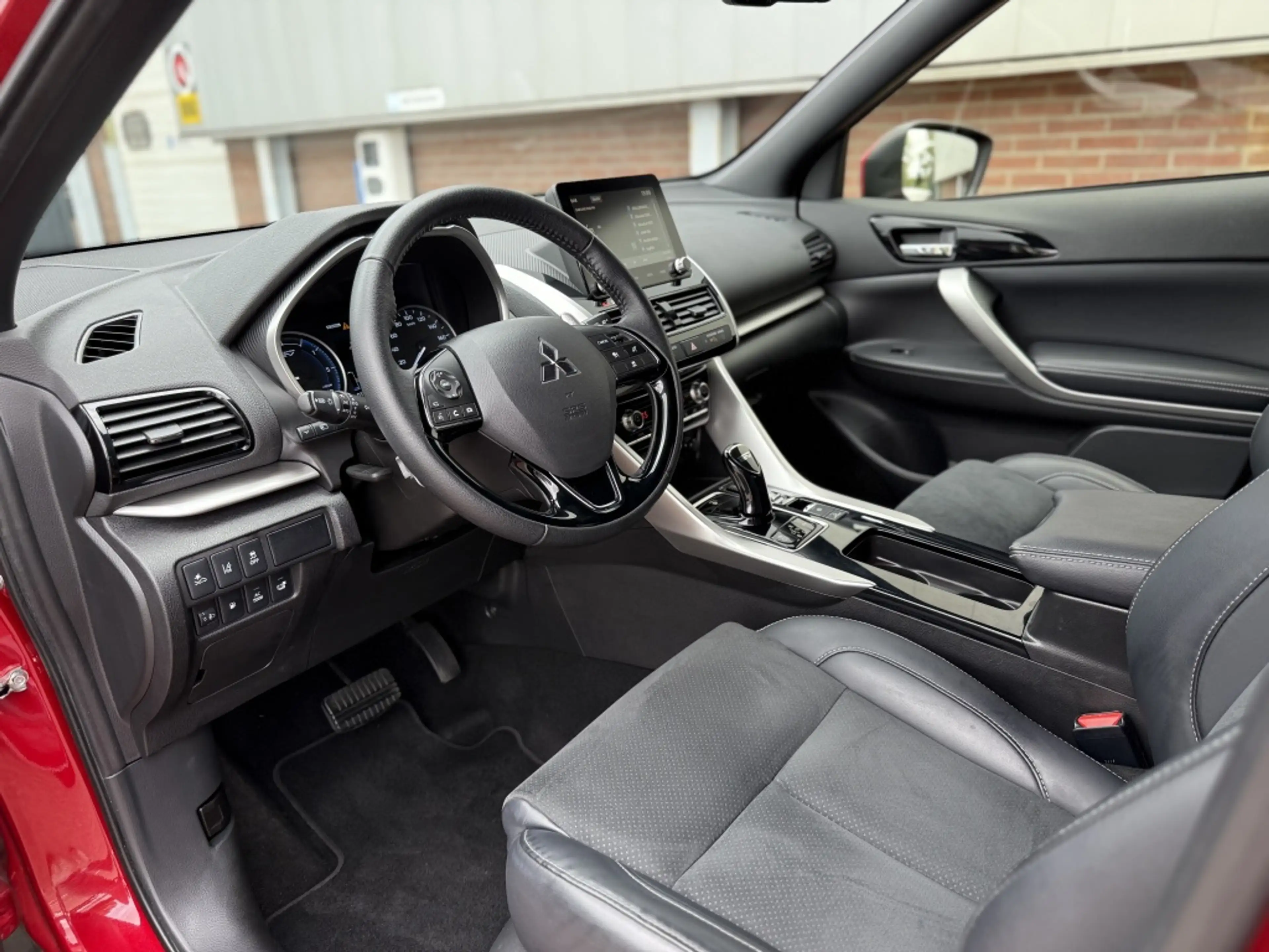 Mitsubishi Eclipse Cross Automaat 2.4 PHEV Executive | 360 camera | Adaptiv — photo 12