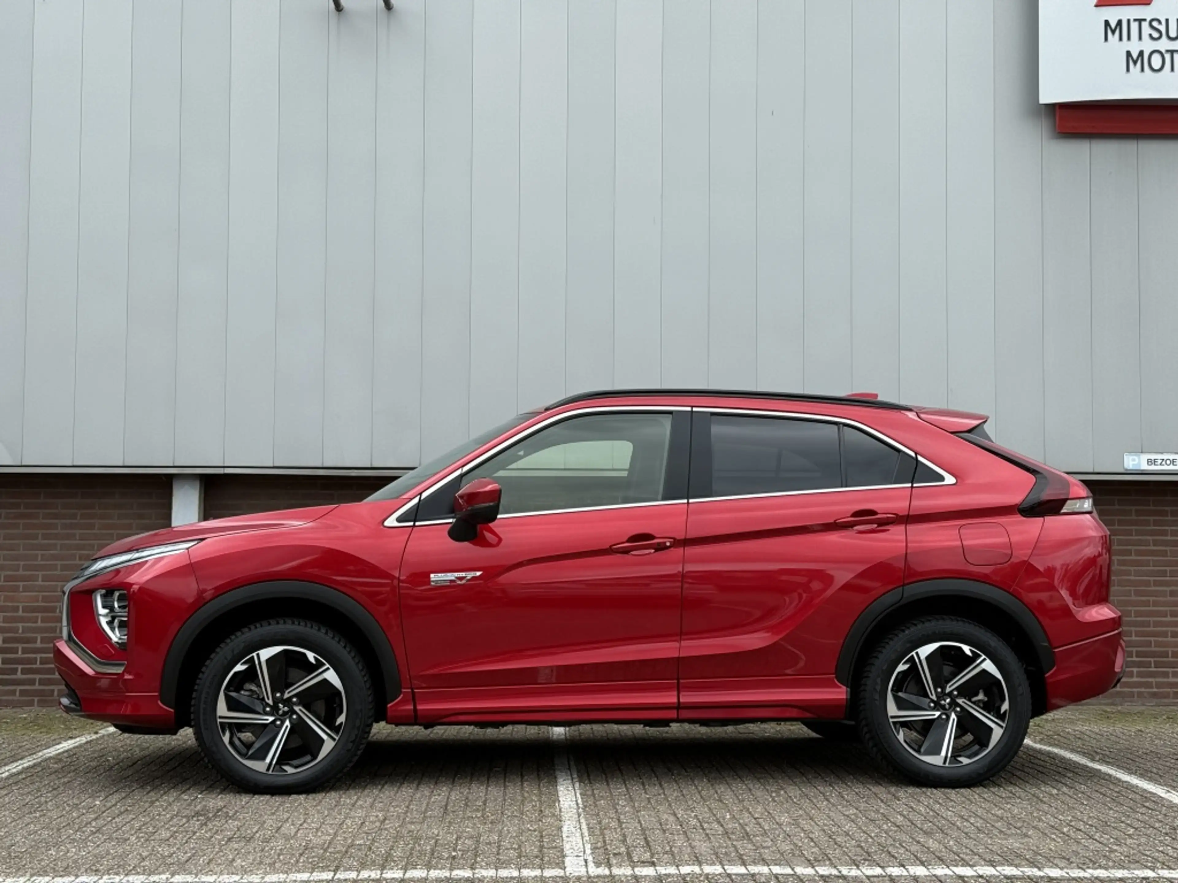 Mitsubishi Eclipse Cross Automaat 2.4 PHEV Executive | 360 camera | Adaptiv — photo 2