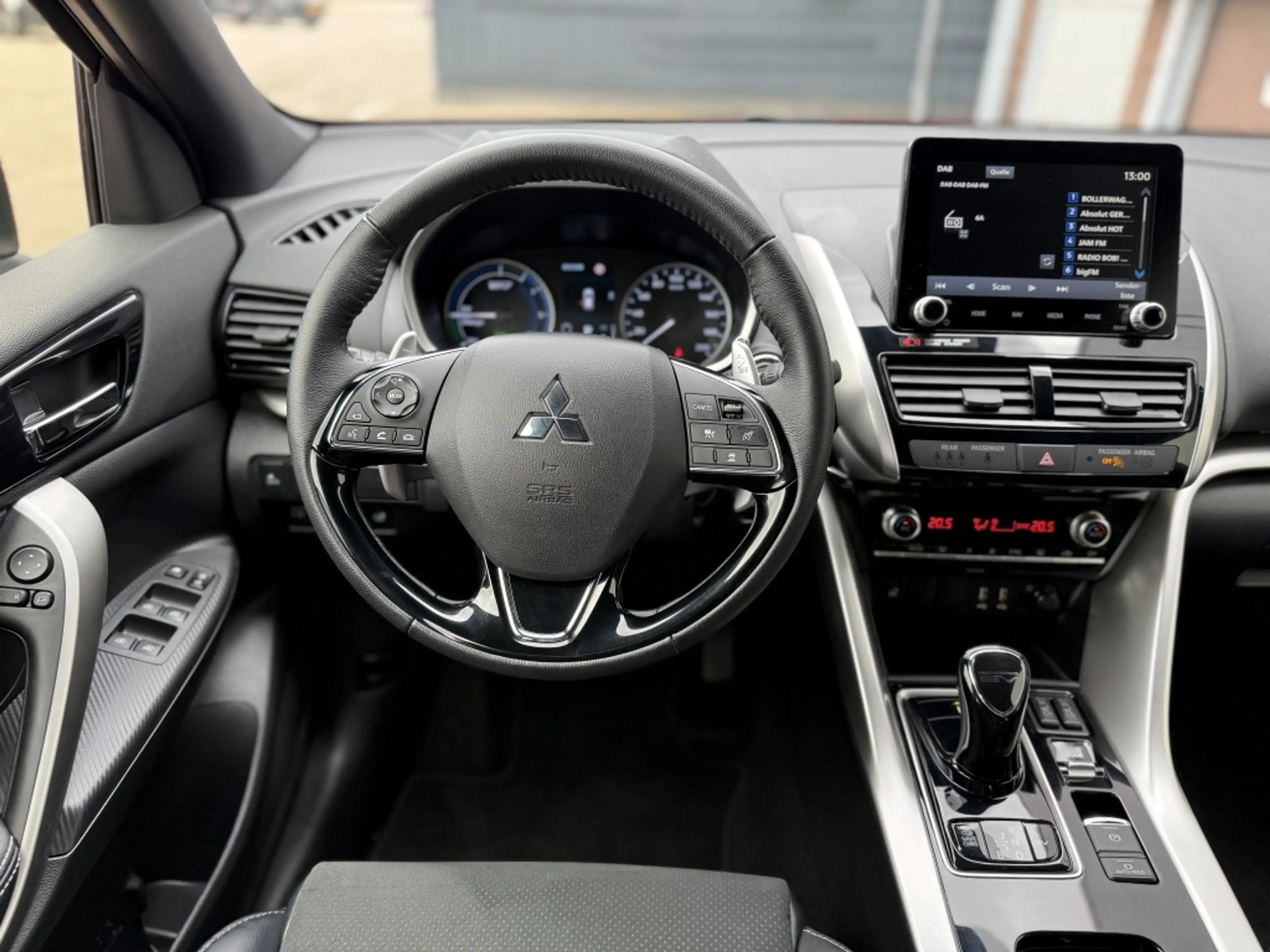 Mitsubishi Eclipse Cross Automaat 2.4 PHEV Executive | 360 camera | Adaptiv — photo 11