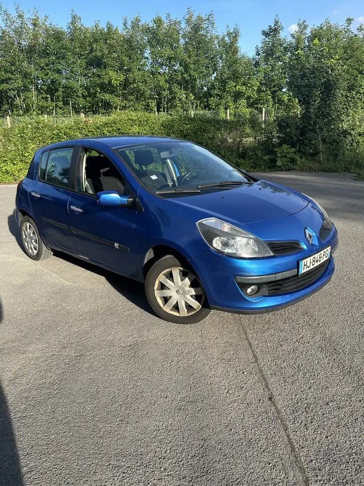 Renault Clio Citadine 3 portes — photo 5