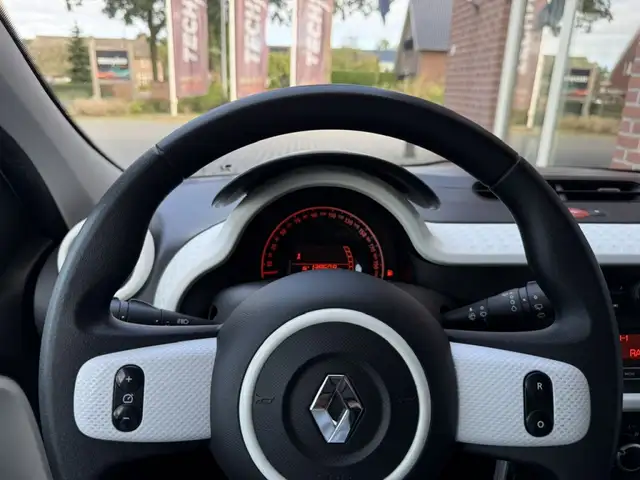 Renault Twingo view 8