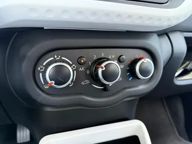 Renault Twingo view 21