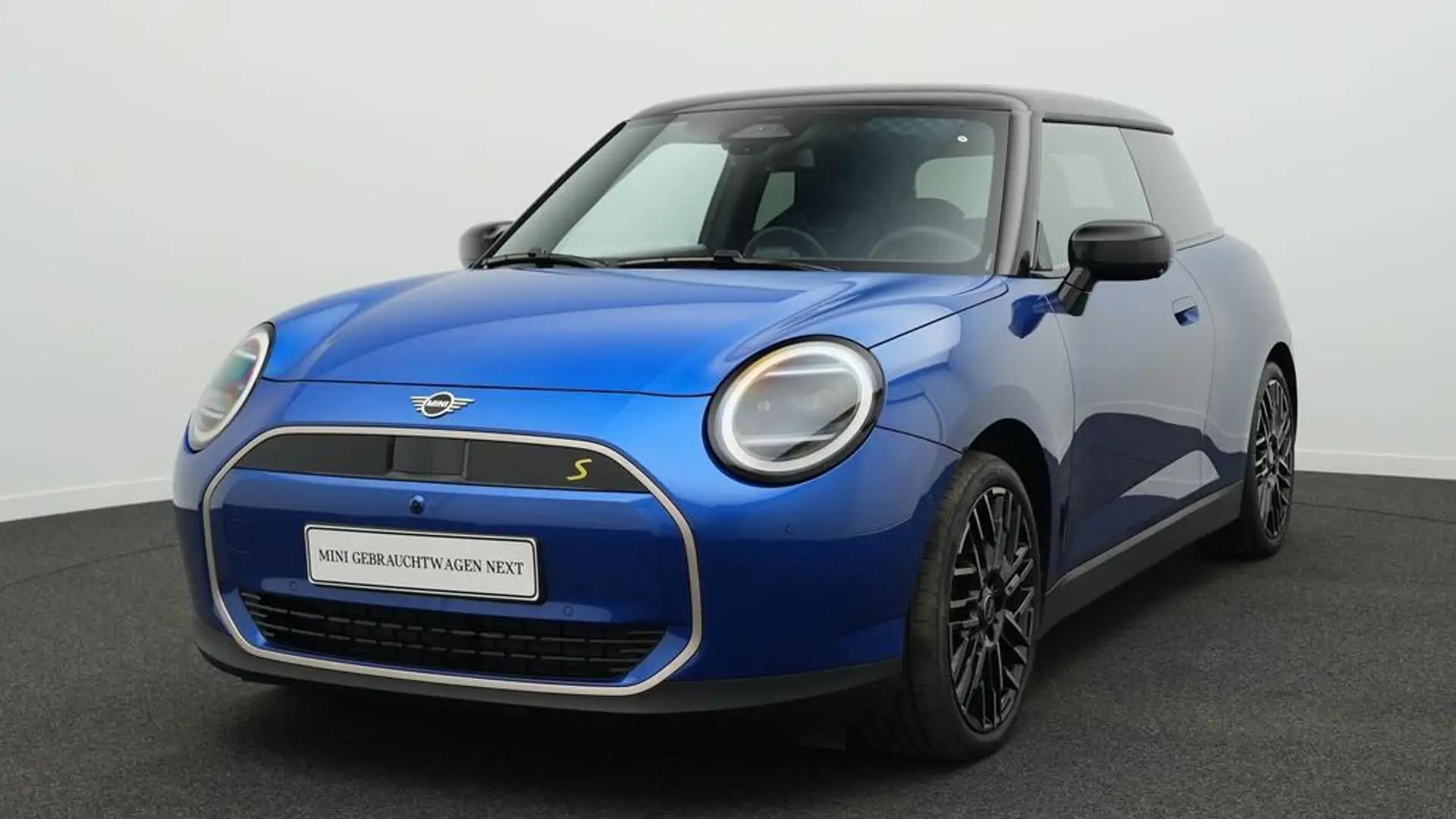 MINI Cooper SE Favoured Trim Blau - 1
