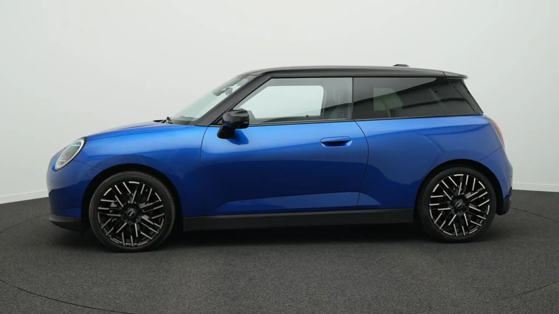 MINI Cooper SE Favoured Trim Blau - 2