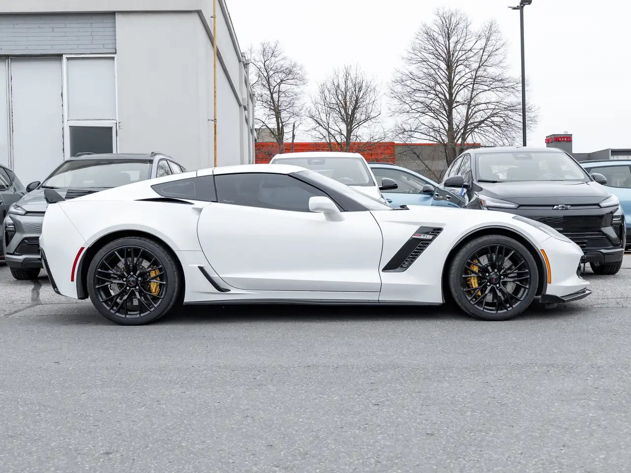Chevrolet Corvette снимка Chevrolet Corvette