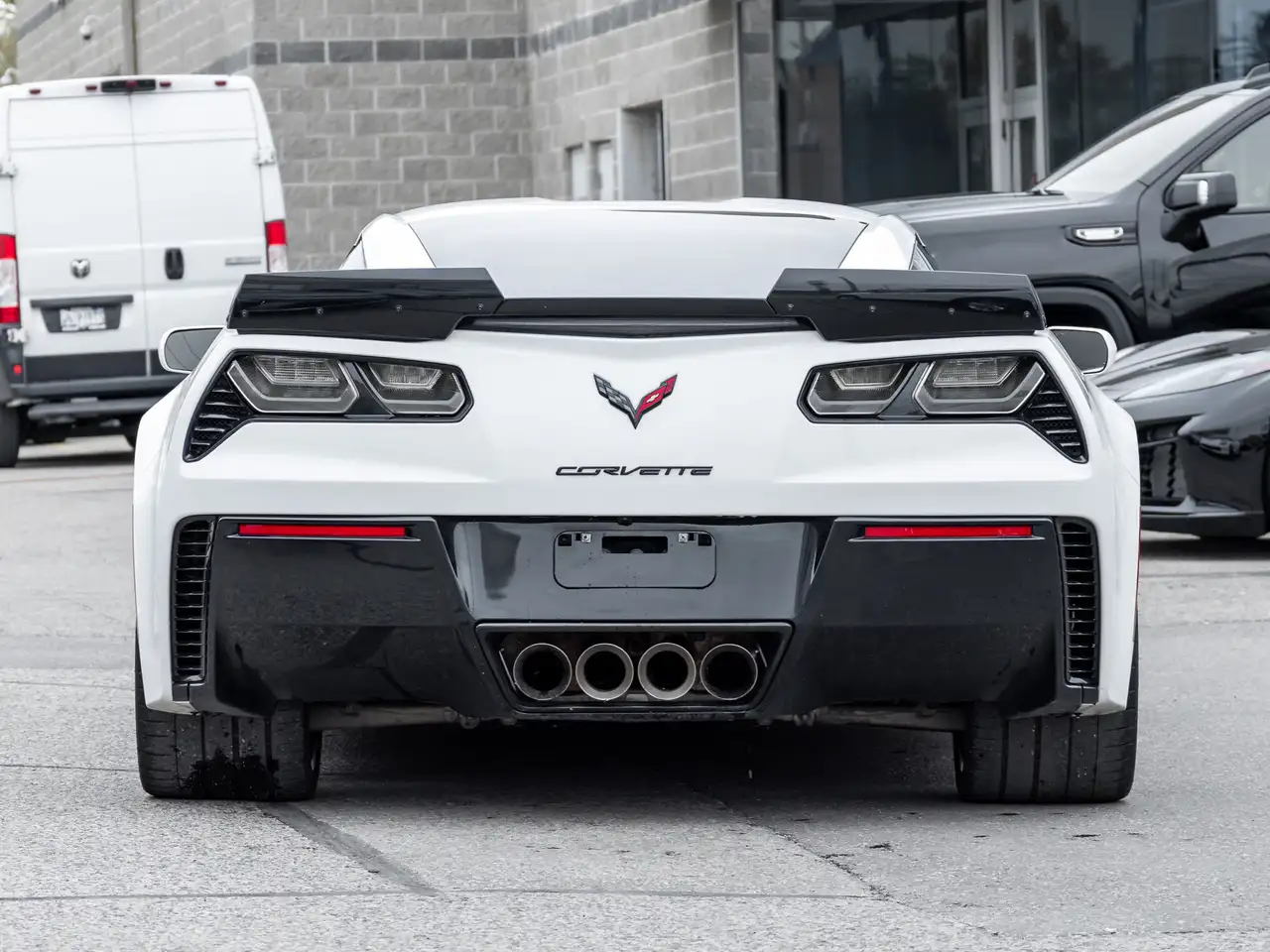 Chevrolet Corvette снимка Chevrolet Corvette