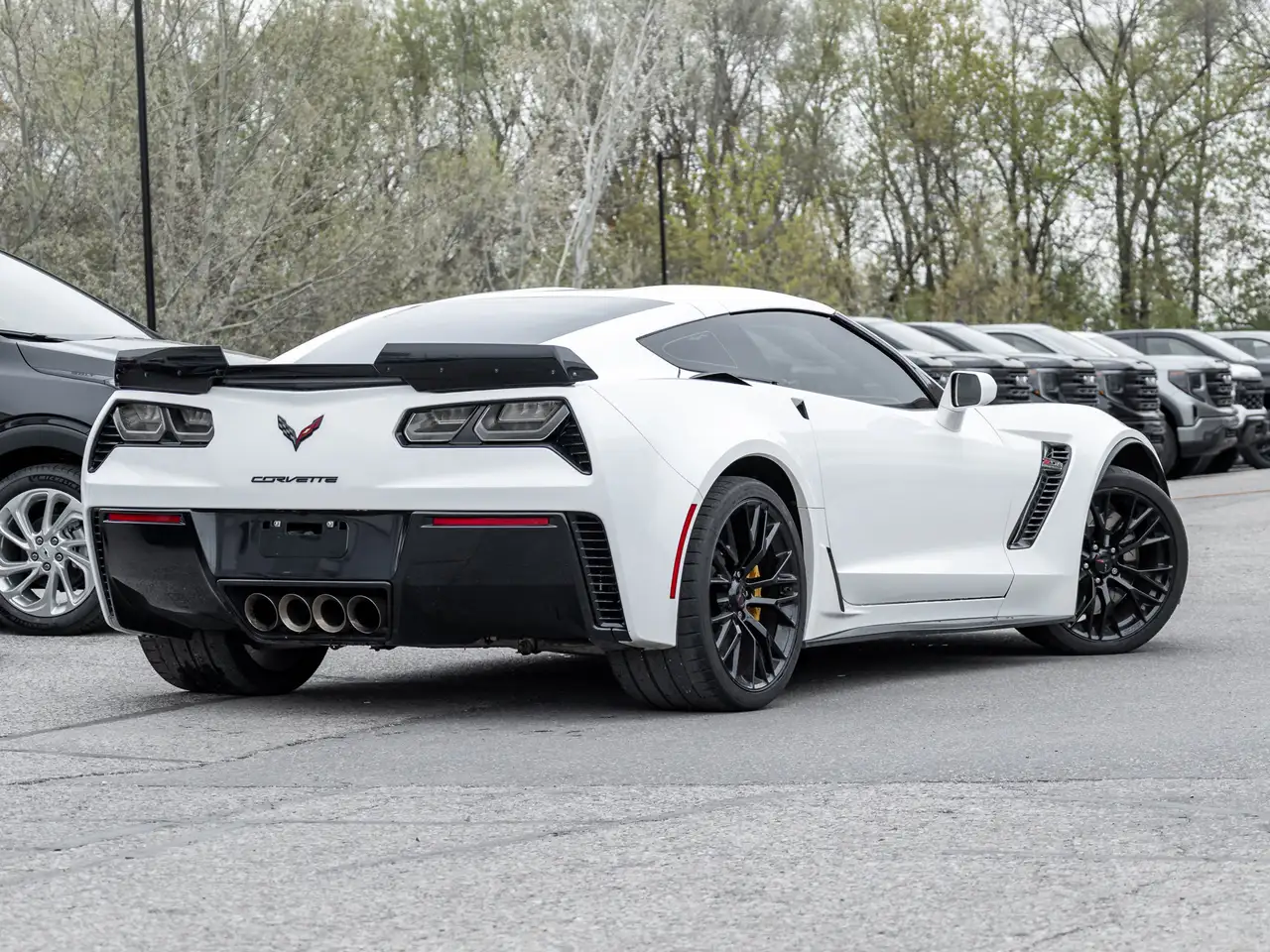 Chevrolet Corvette снимка Chevrolet Corvette