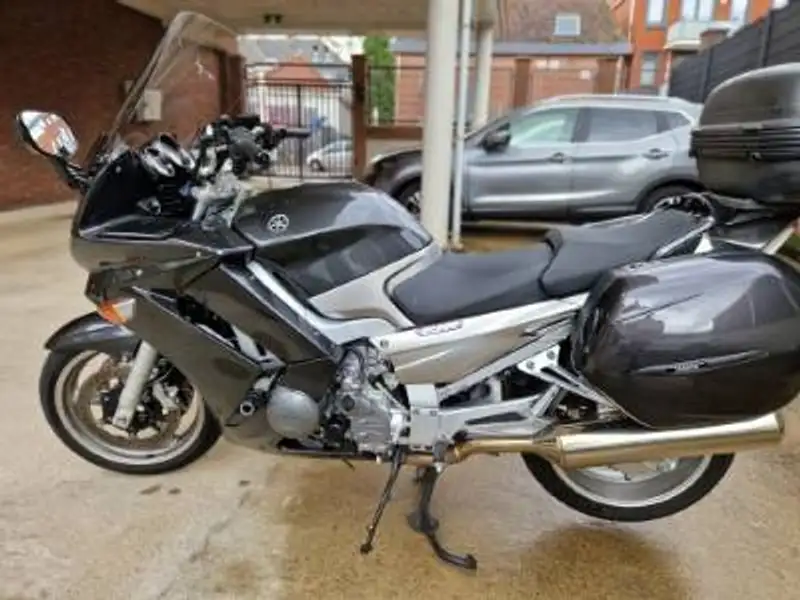 Yamaha FJR 1300 - foto 2