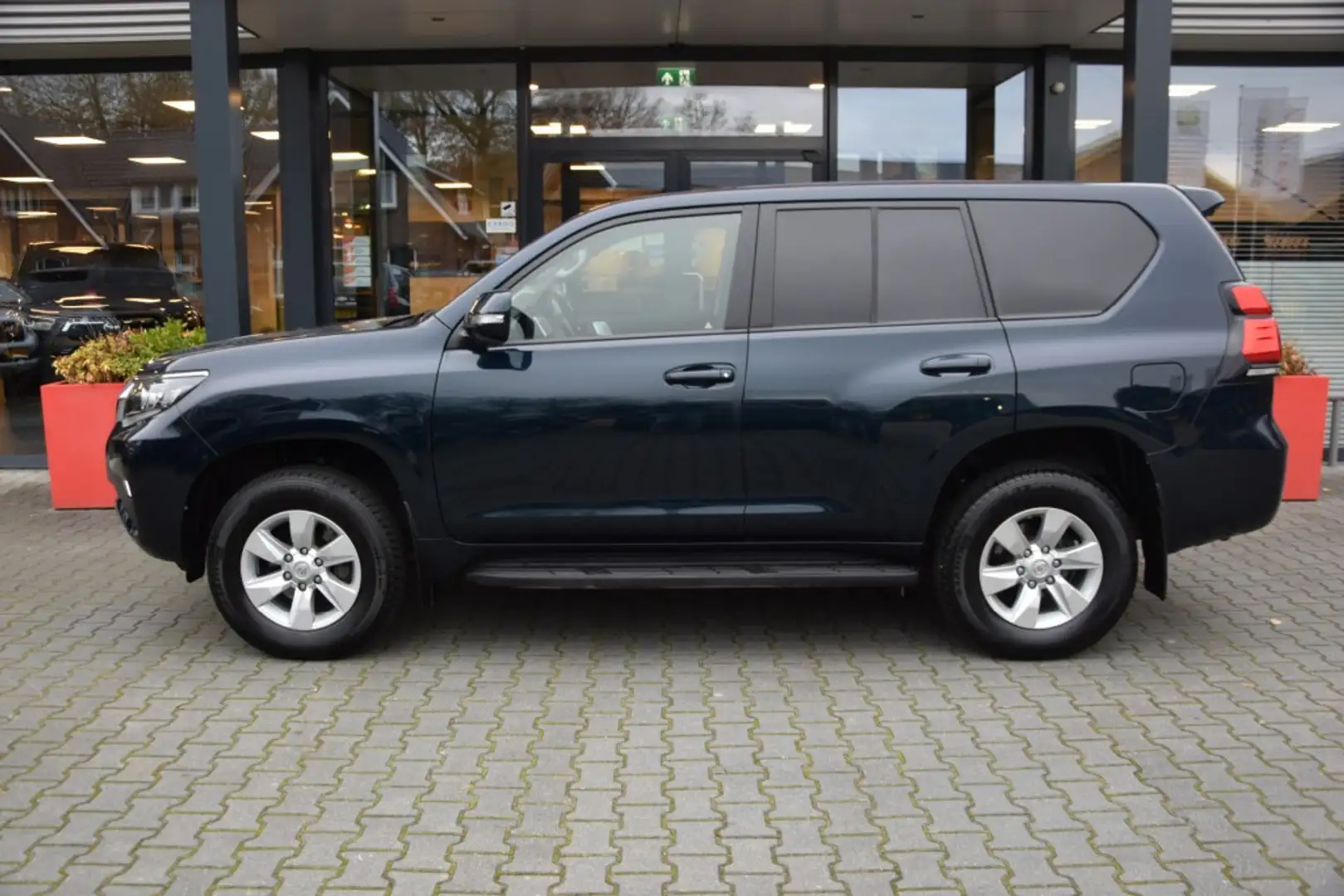 Toyota Land Cruiser 2.8 D-4D 5DRS CHALLENGER A/T VAN Blau - 2