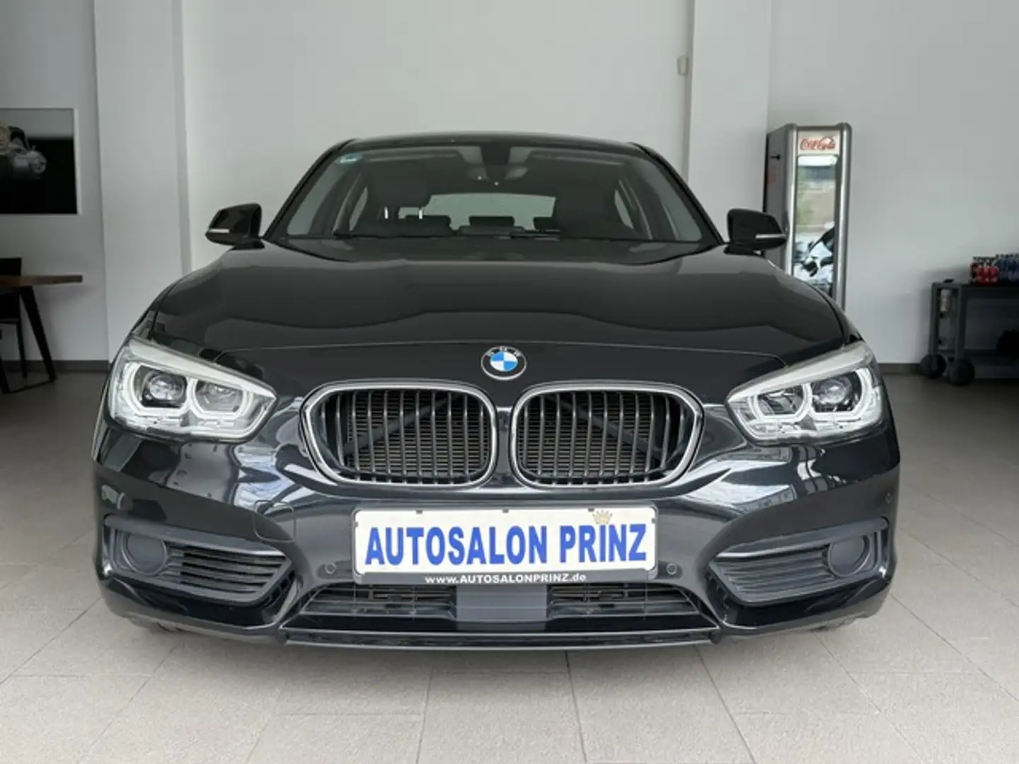 BMW 118 i AUTOM KLIMAAUT NAVI LEDER SCHIEBEDACH LED Schwarz - 2