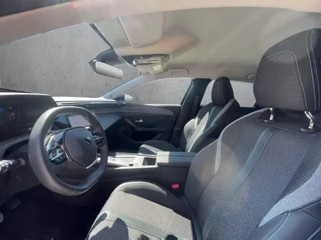 Peugeot 308 view 9