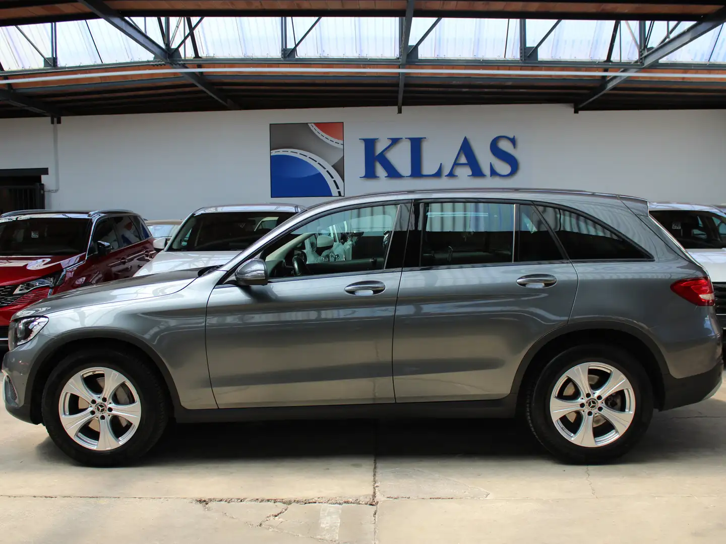Mercedes-Benz GLC 250 4-Matic+4x4+BOÎTE AUTO+CUIR // EURO 6d // Gris - 2
