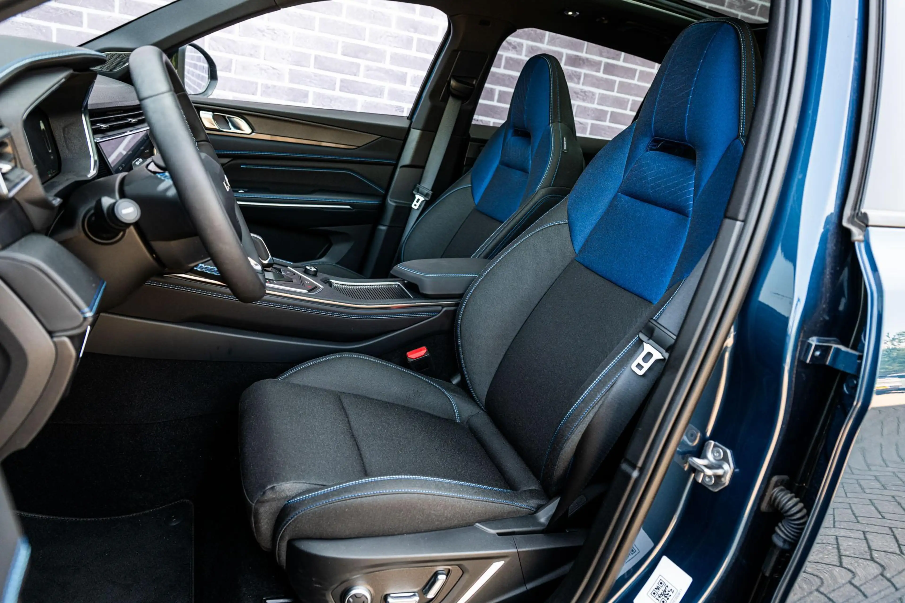 Lynk & Co 01 1.5 Plug-in Hybrid | PHEV | Donkere Hemelbekleding — photo 4
