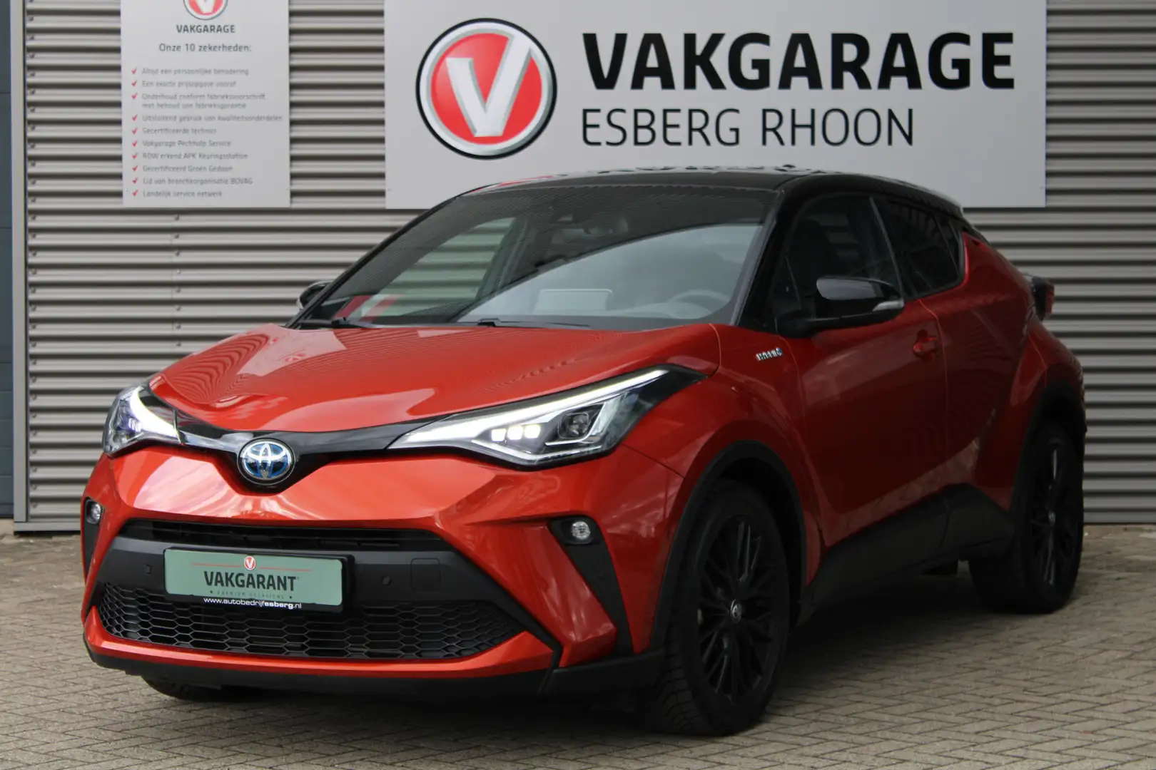Toyota C-HR 2.0 Hybrid Launch Edition LED,LEER,JBL,NAVI/CAM Oranje - 1