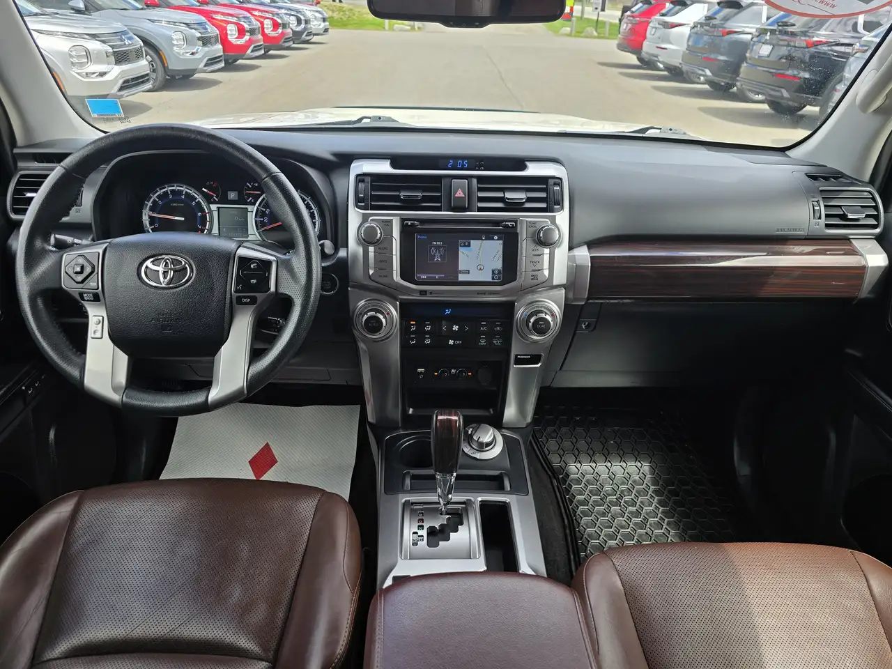 Toyota 4-Runner снимка Toyota 4-Runner