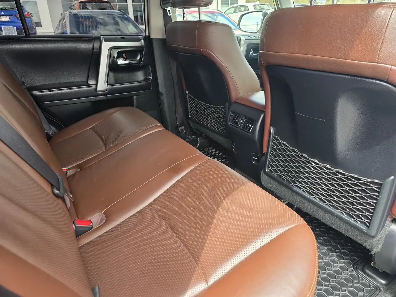 Toyota 4-Runner снимка Toyota 4-Runner