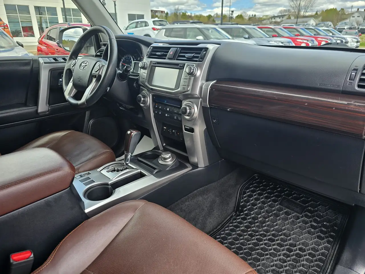 Toyota 4-Runner снимка Toyota 4-Runner