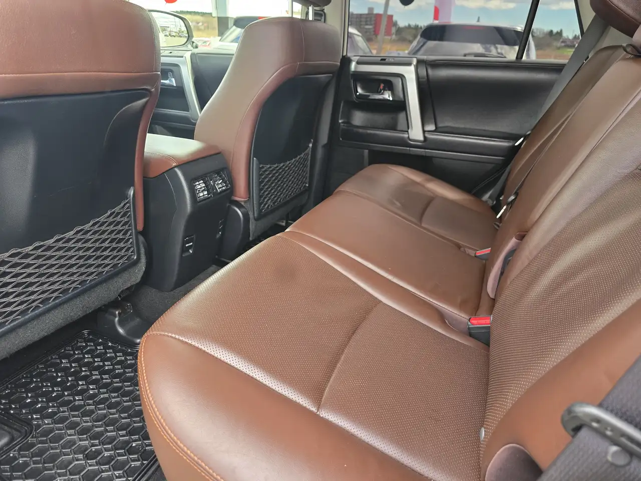 Toyota 4-Runner снимка Toyota 4-Runner