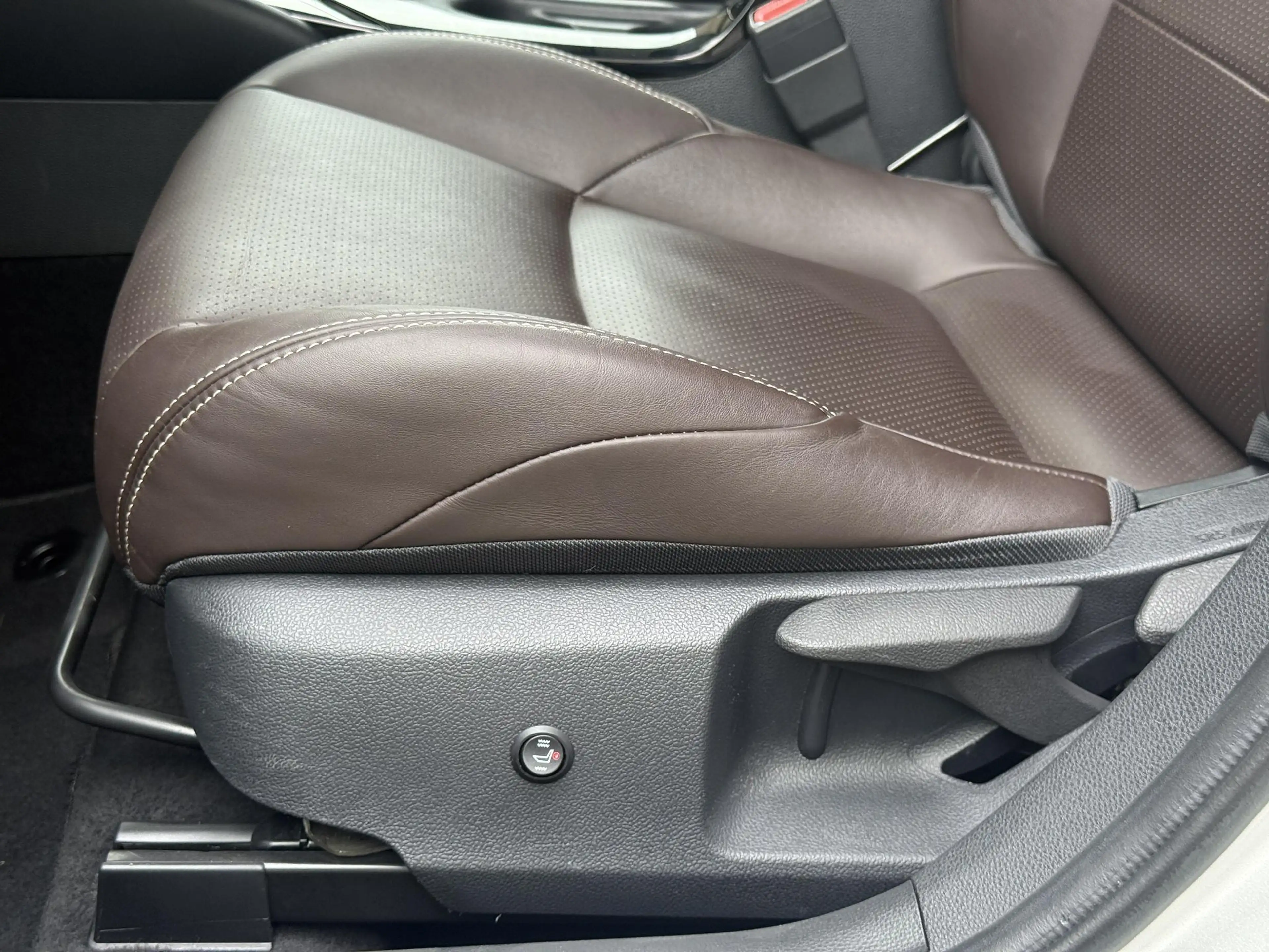 Toyota Corolla Touring Sports 1.2 Turbo Dynamic | Trekhaak afneem — photo 19