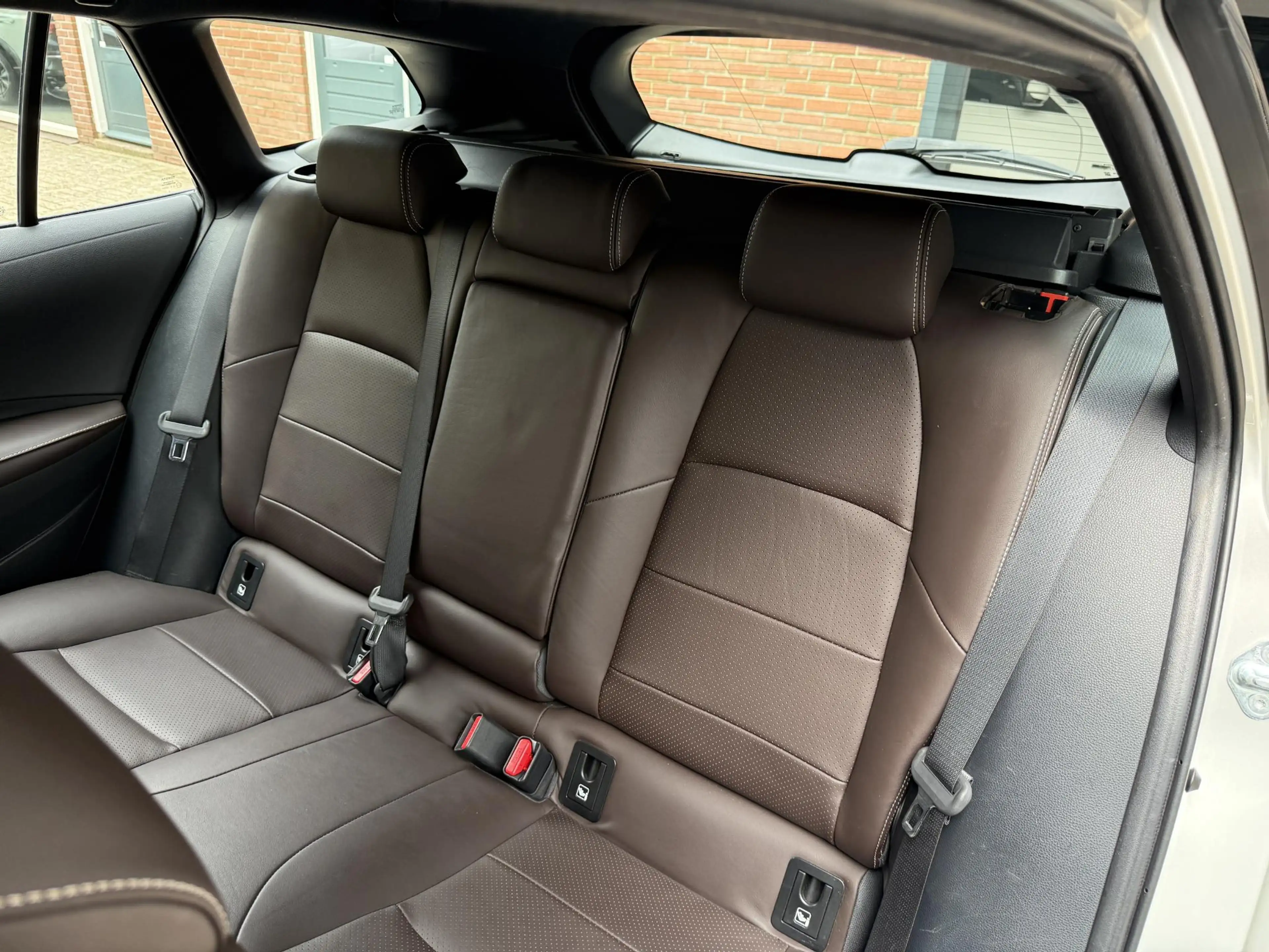 Toyota Corolla Touring Sports 1.2 Turbo Dynamic | Trekhaak afneem — photo 15