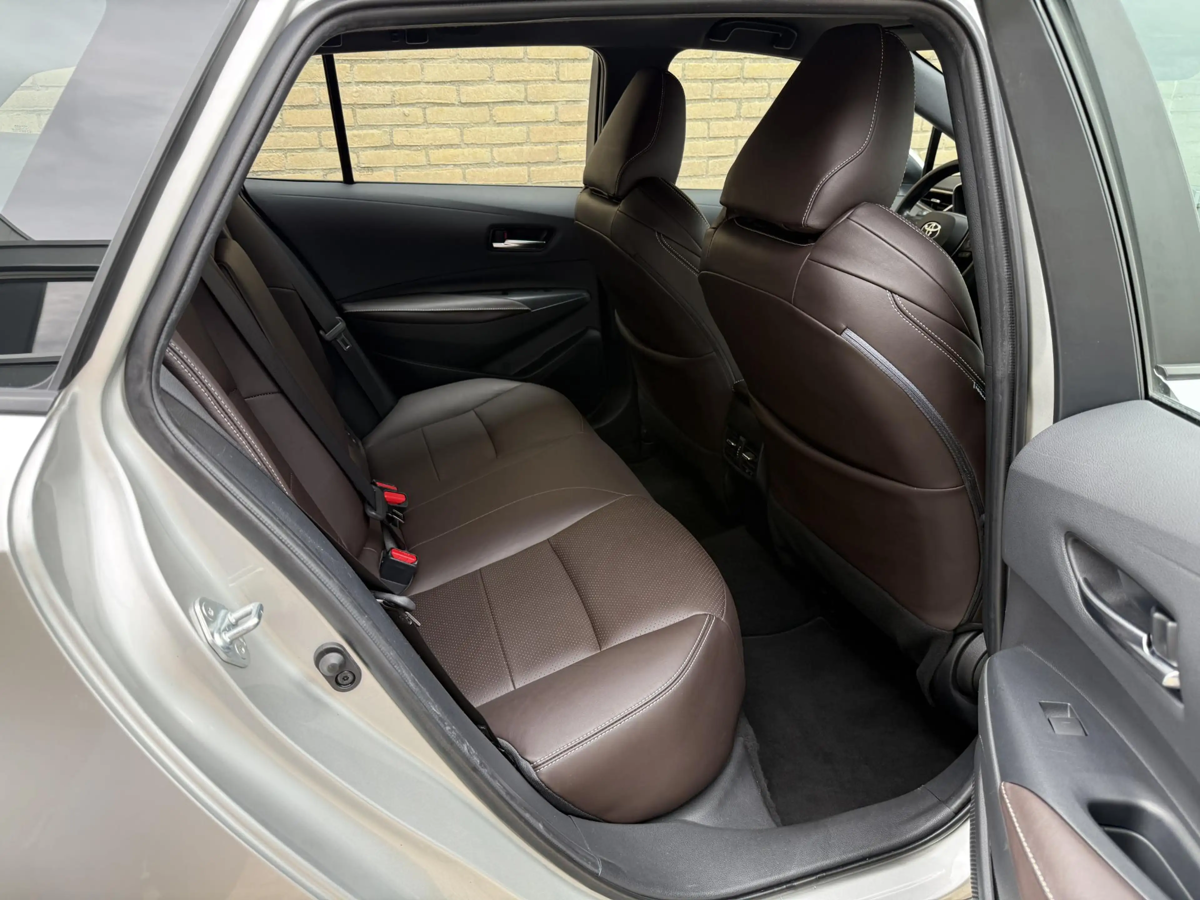 Toyota Corolla Touring Sports 1.2 Turbo Dynamic | Trekhaak afneem — photo 16