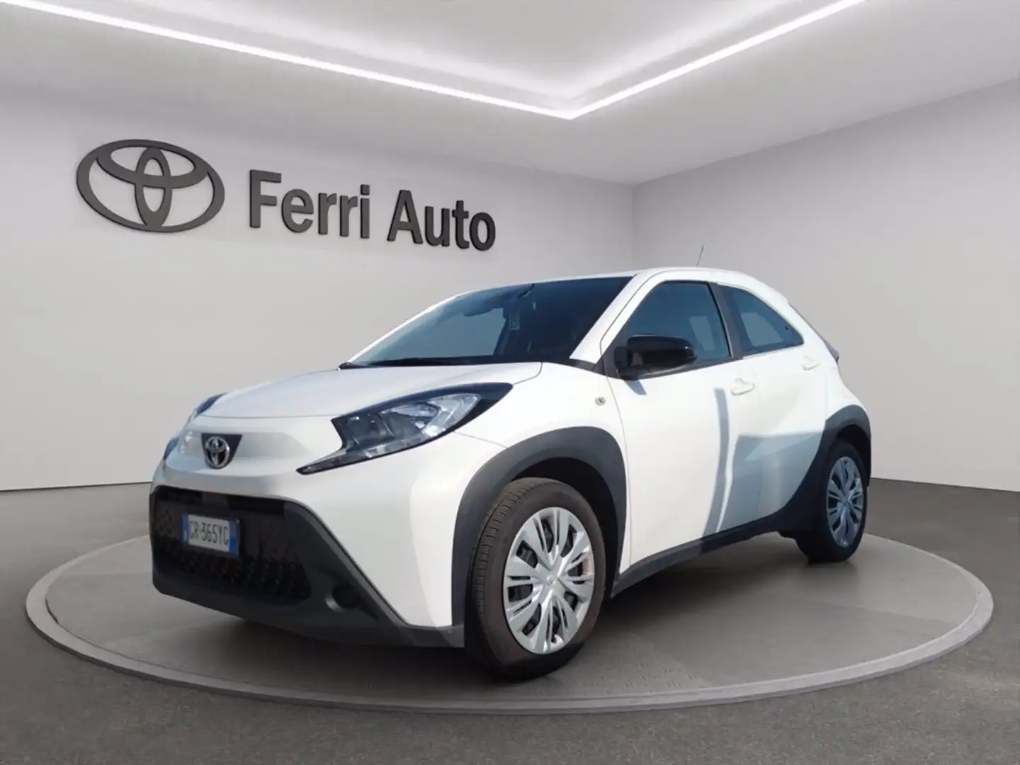 Toyota Aygo X 1.0 active 72cv s-cvt Bianco - 1