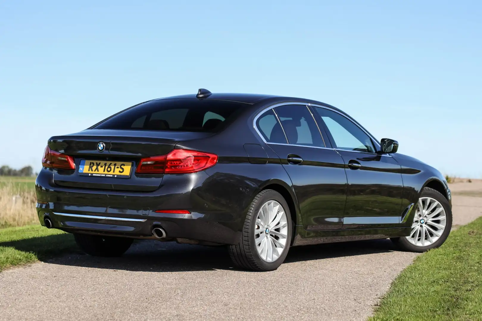 BMW 520 5-serie 520i Aut8 Exe ✅ Leder ✅ H&K ✅ Sfeer Gris - 2