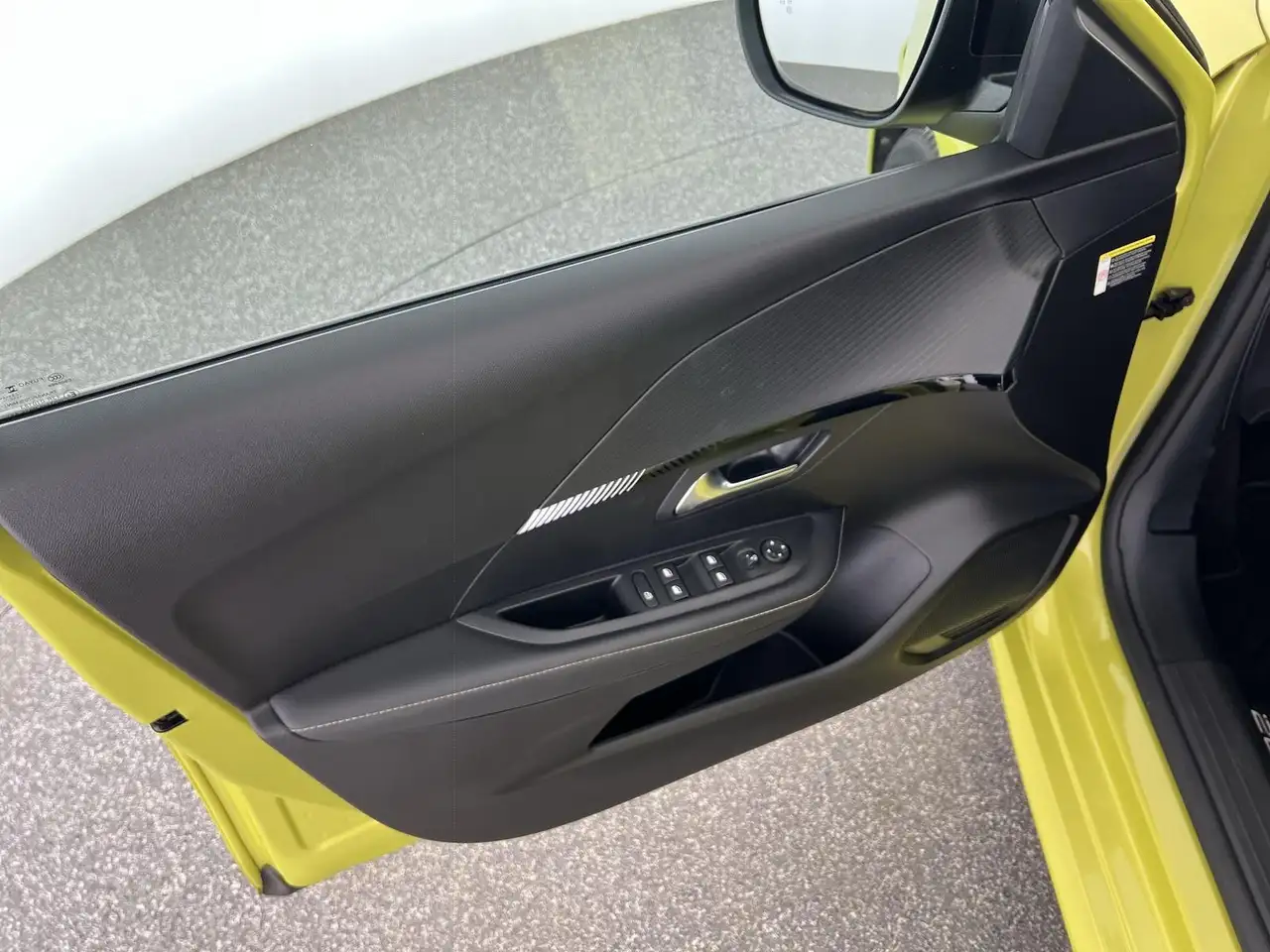 Peugeot 208 Hybrid Allure 1.2*SHZ*RFK*ACC*uvm 10