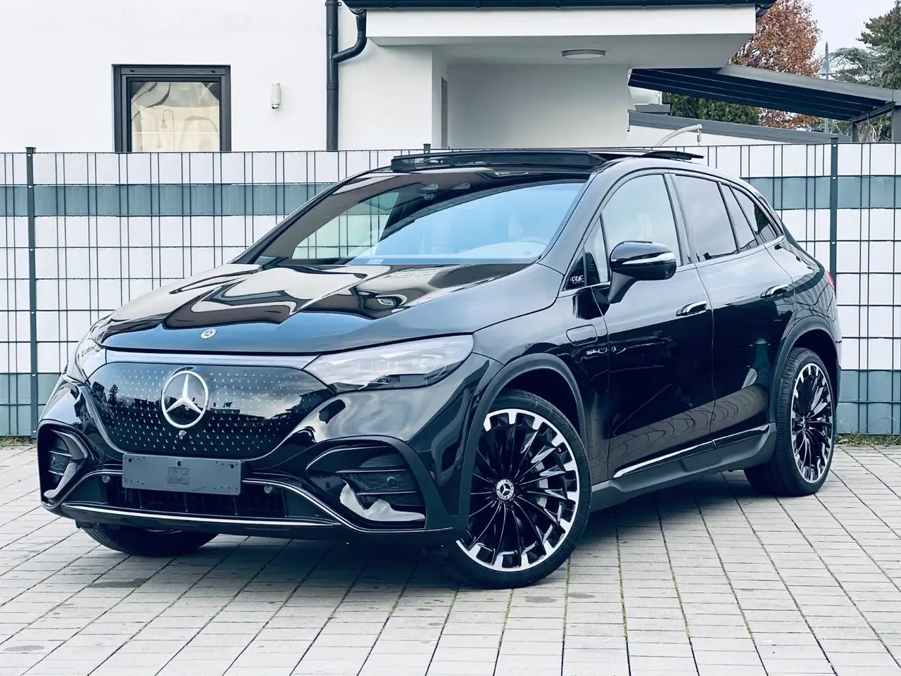 Mercedes-Benz EQE SUV