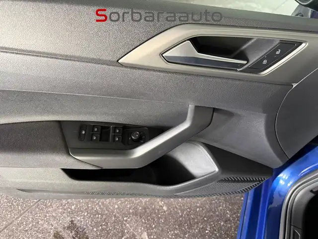 Volkswagen Polo view 20