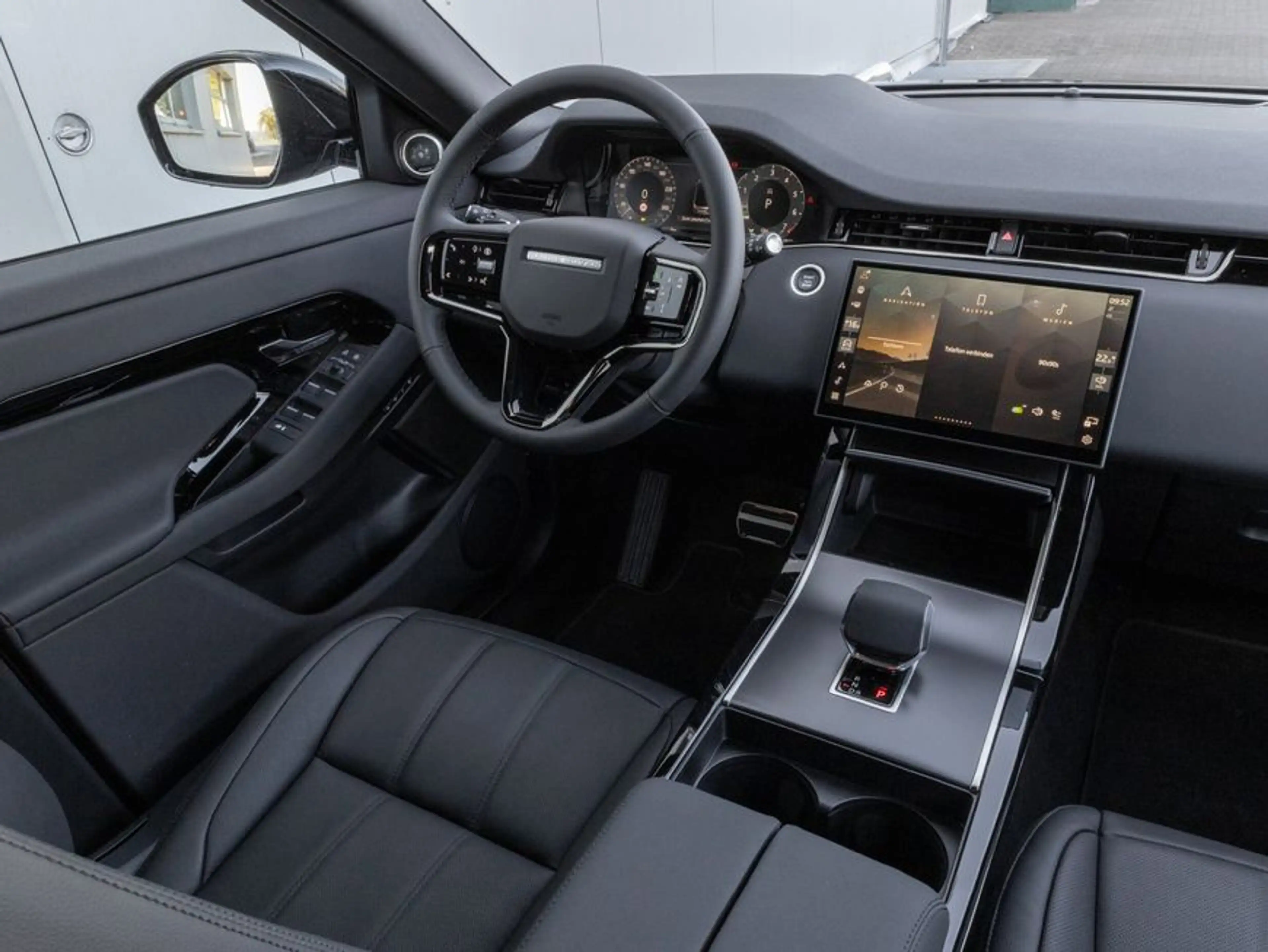 Land Rover Range Rover Evoque P270e Dynamic HSE — photo 13