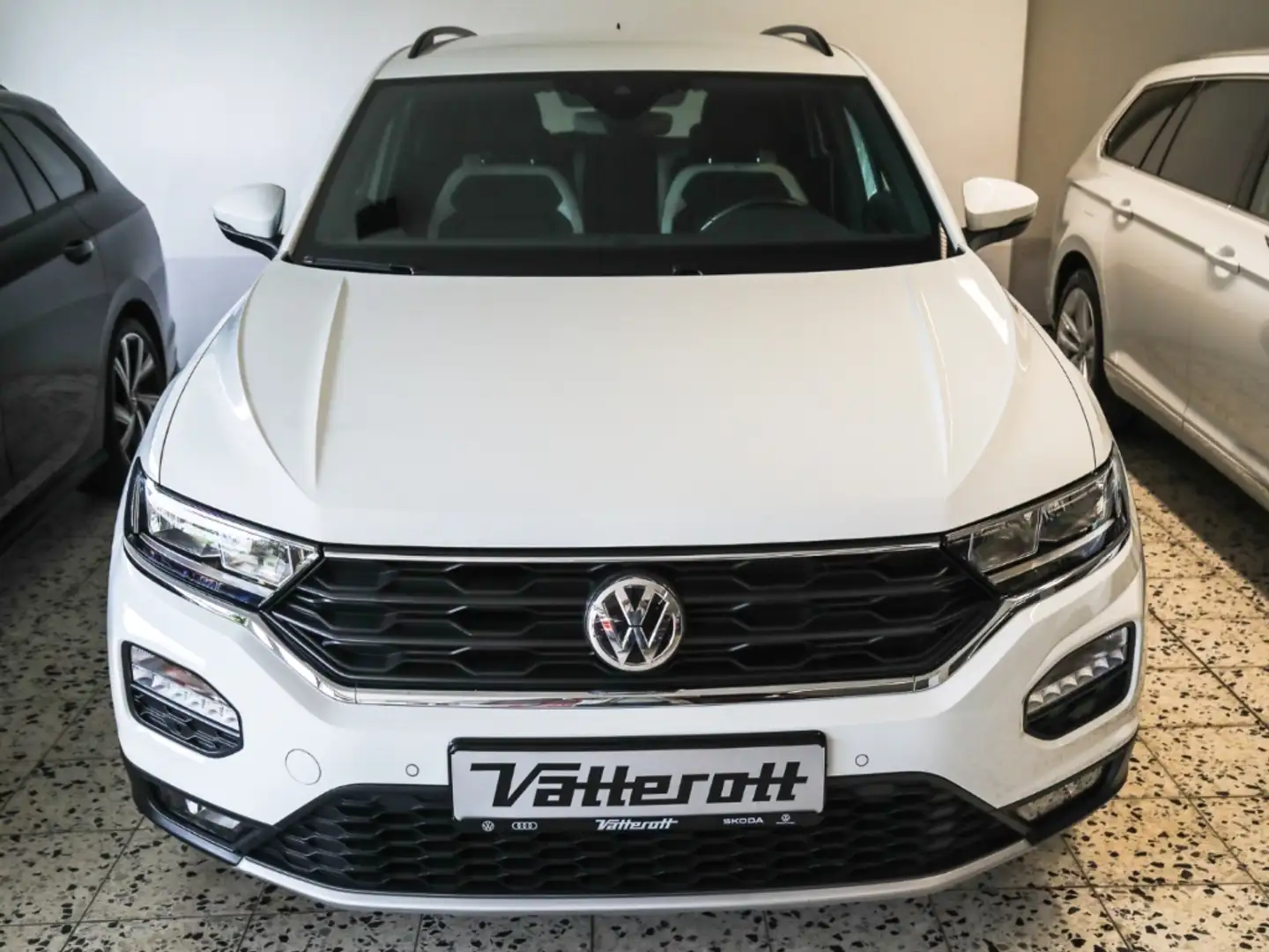 Volkswagen T-Roc 1.5 TSI Sport SHZ PDC elektr. Heckklappe Weiß - 2