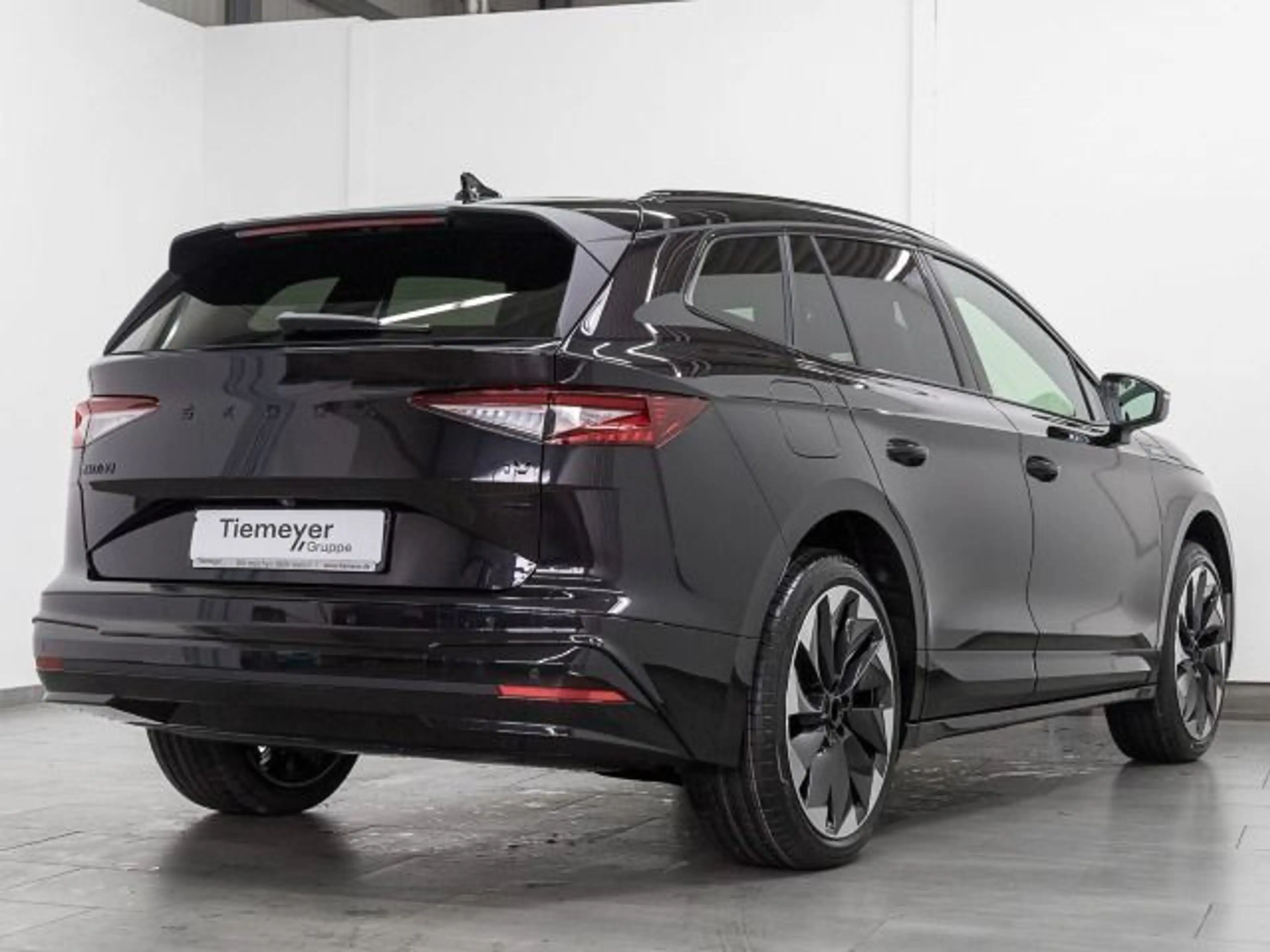 Skoda Enyaq iV 80 SPORTLINE LM21 AHK PANO W-PUMPE — photo 3