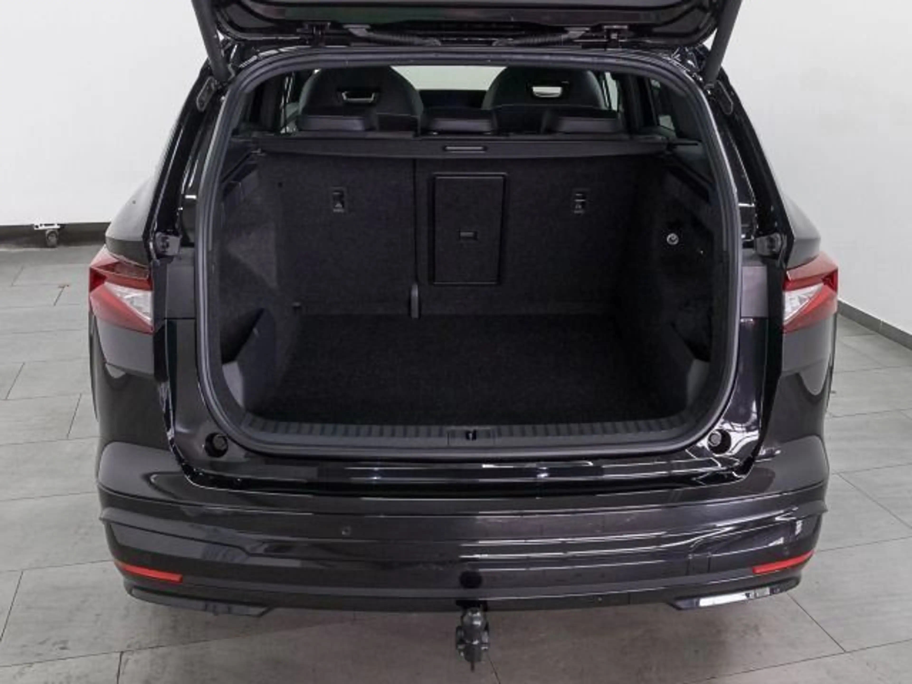 Skoda Enyaq iV 80 SPORTLINE LM21 AHK PANO W-PUMPE — photo 13