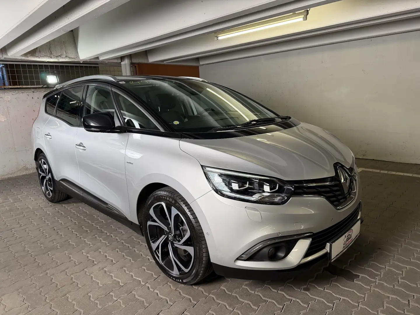 Renault Grand Scenic Energy TCe 130 BOSE Silber - 2