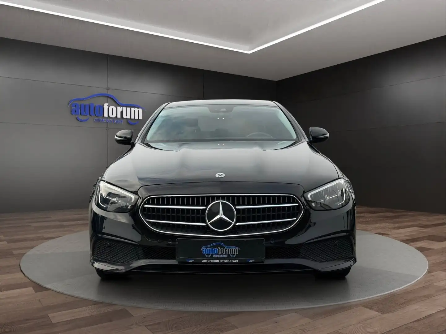 Mercedes-Benz E 300 e Avantgarde NIGHT°LED°NAVI°LEDER°KAMERA Schwarz - 2