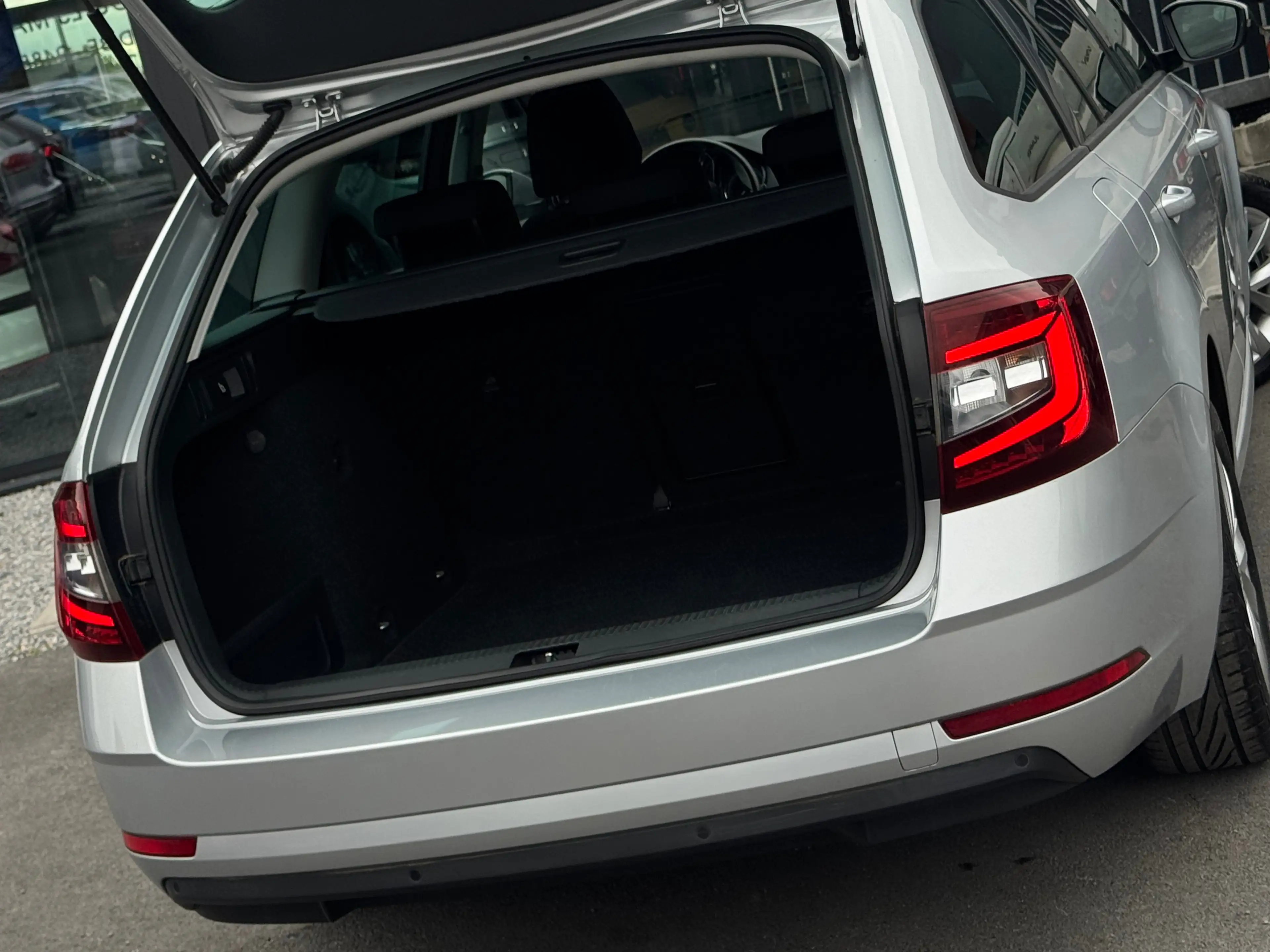Skoda Octavia 1.0 TSI BREAK / NEW MODELS / ETAT SHOW-ROOM / 1PROP CARNET — photo 8