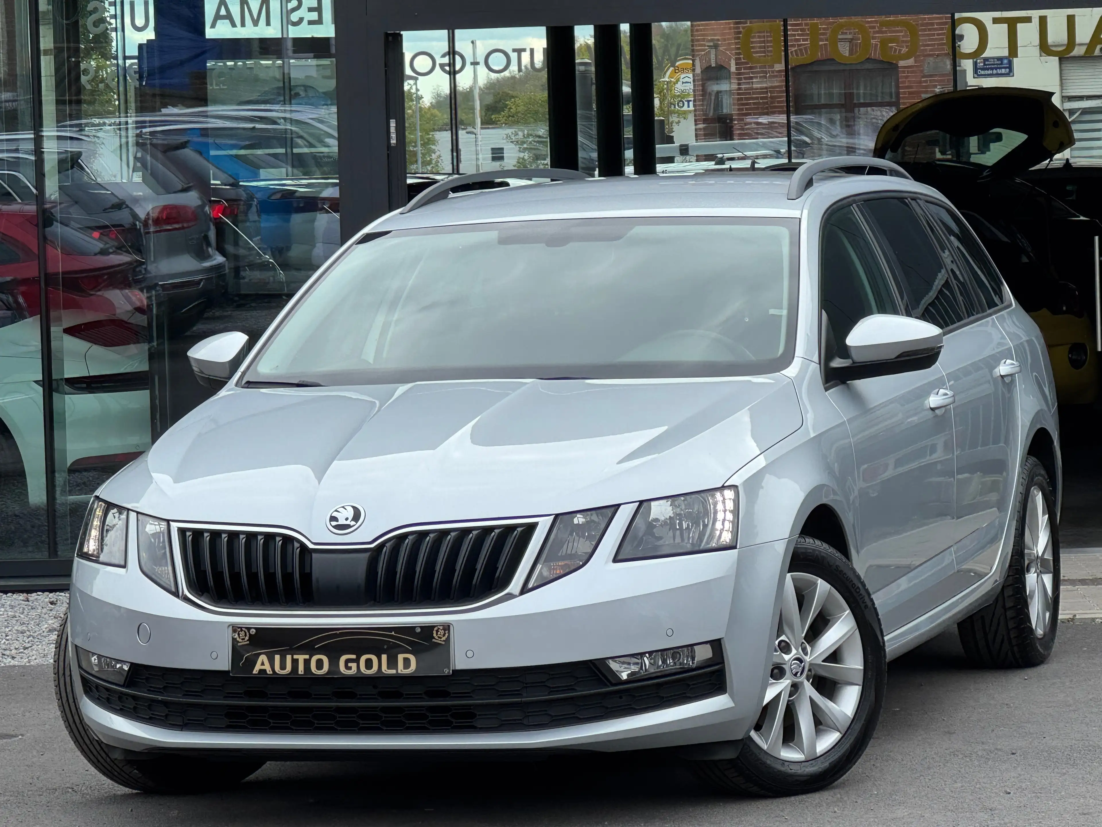 Skoda Octavia 1.0 TSI BREAK / NEW MODELS / ETAT SHOW-ROOM / 1PROP CARNET